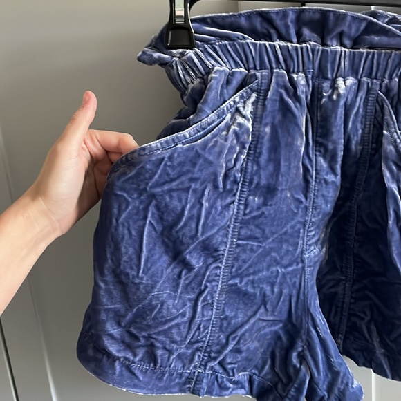 NWOT XS FREE PEOPLE SHORTS - Picture 5 of 6